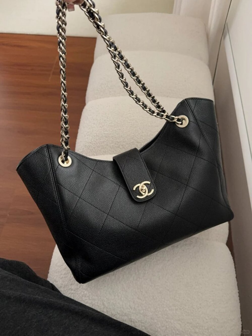 Classic CHANEL Bags: A Stylish and Versatile Choice for Elegance